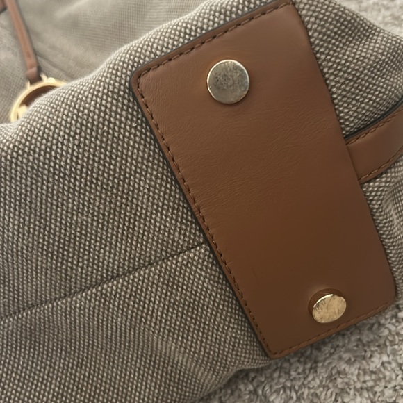 👛Michael Kors Isla Ring Brown Canvas Shoulder Tote Bag - Picture 6 of 12